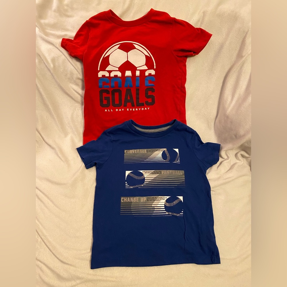 Old Navy Boys Size XS (5) 2 Pack Soccer & Baseball Sports Related T-Shirts!